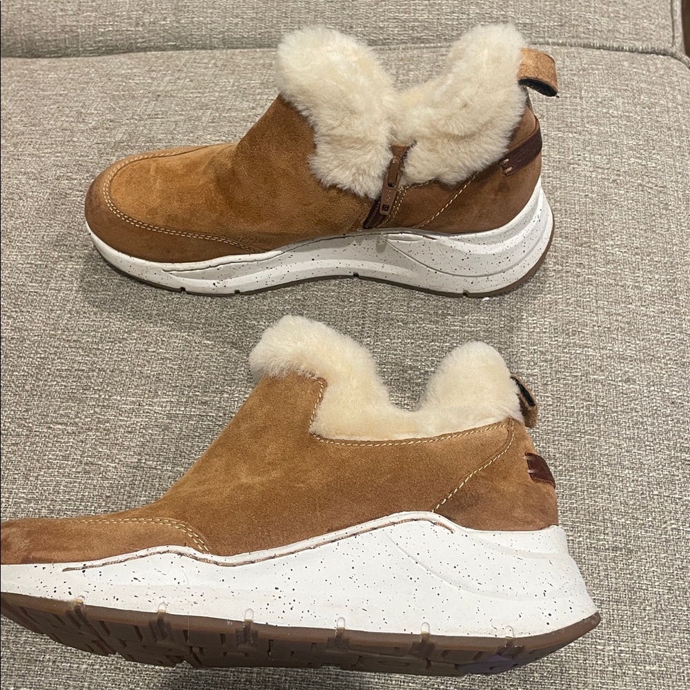 Brown Suede Shearling Slip-On Shoes - Picture 2 of 3